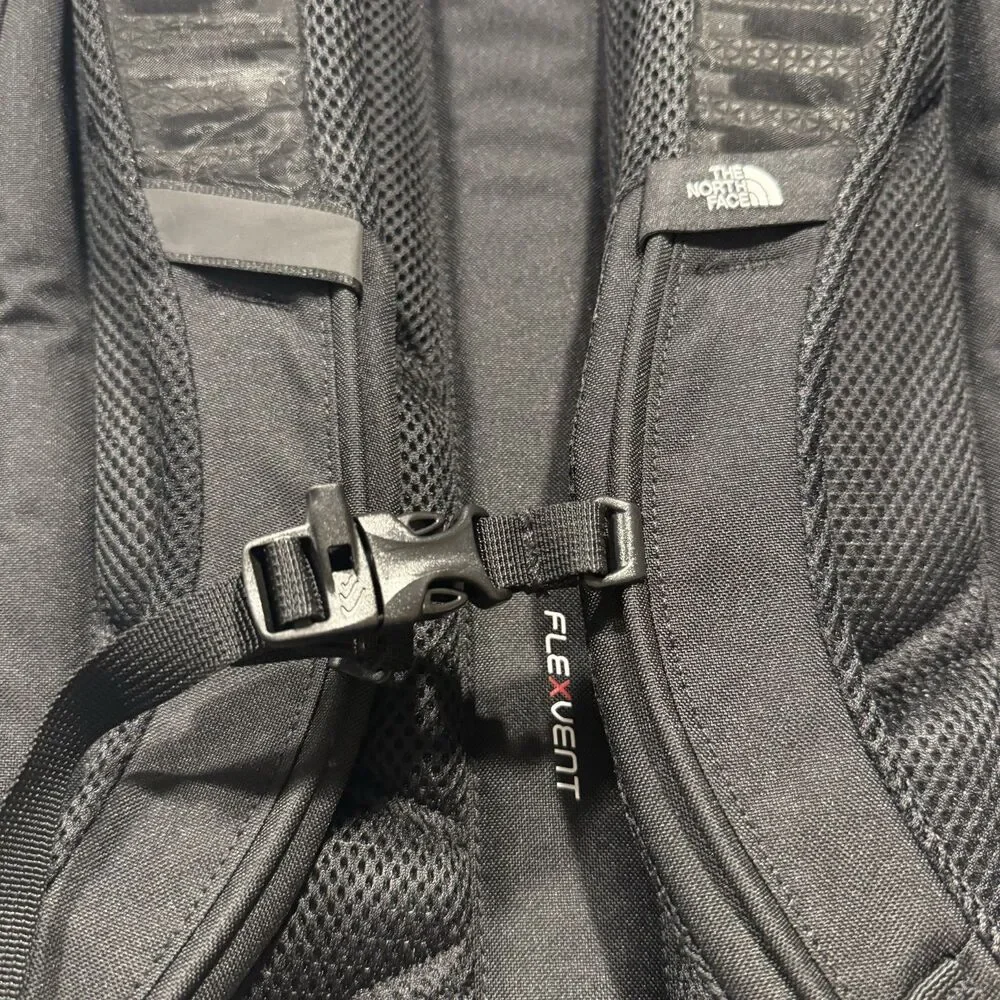 NWT North Face Jester Backpack Black FlexVent Laptop School Travel Daypack Hike - Picture 7 of 11